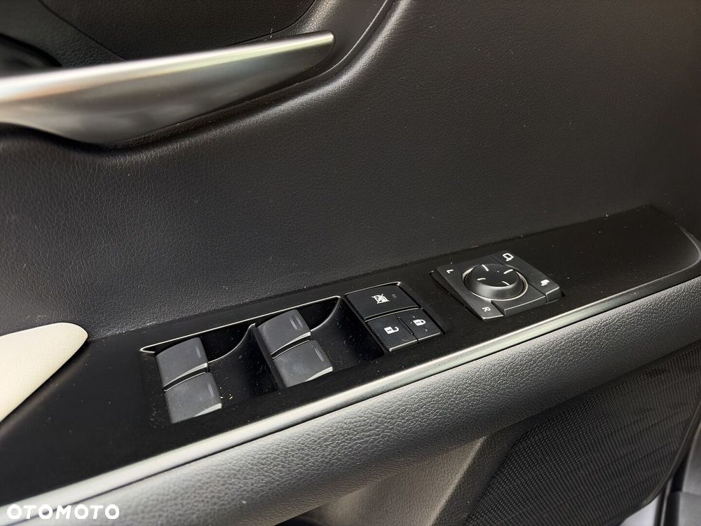Lexus UX - 28