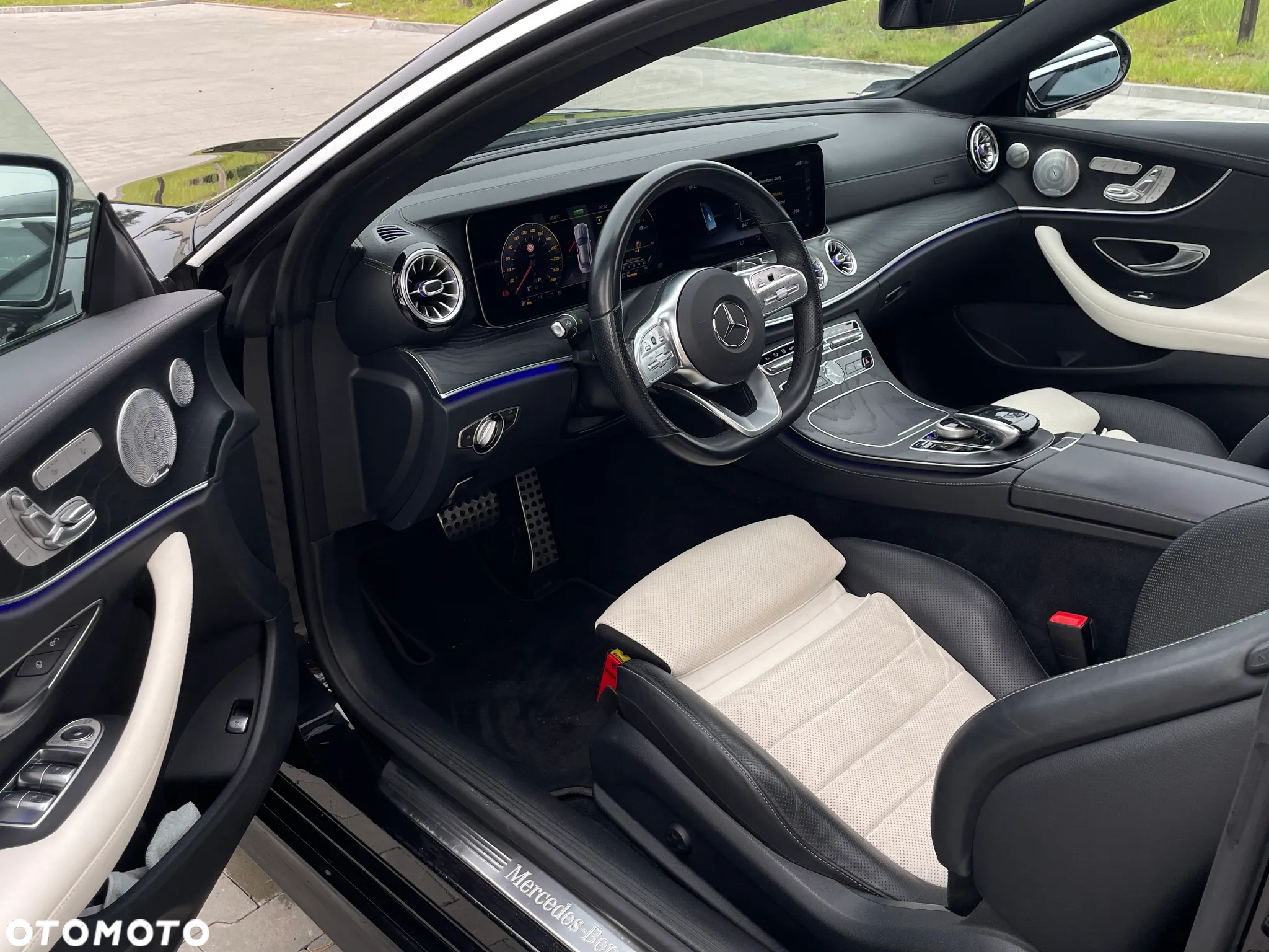 Mercedes-Benz Klasa E 300 Coupe 9G-TRONIC - 8