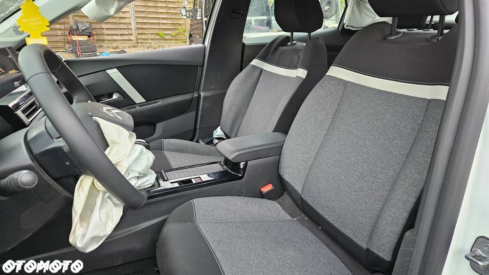 Citroën C4X PureTech 100 Stop&Start FEEL - 8