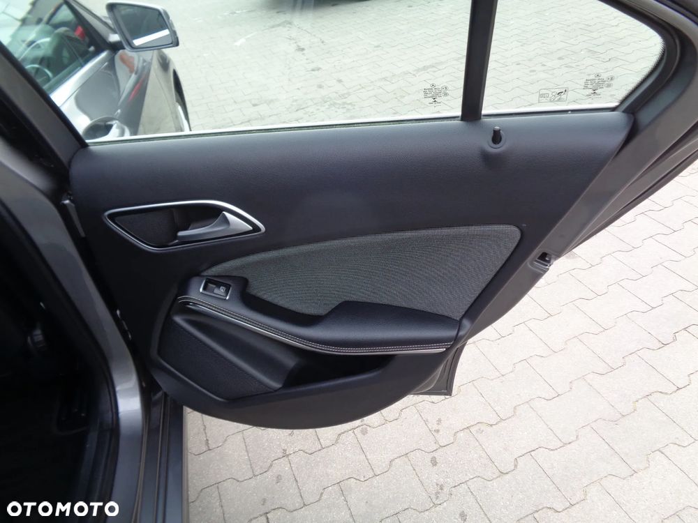 Mercedes-Benz Klasa A 180 Peak Edition - 18