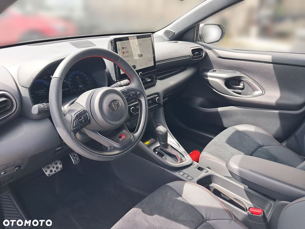 Toyota Yaris Hybrid 1.5 GR Sport - 3