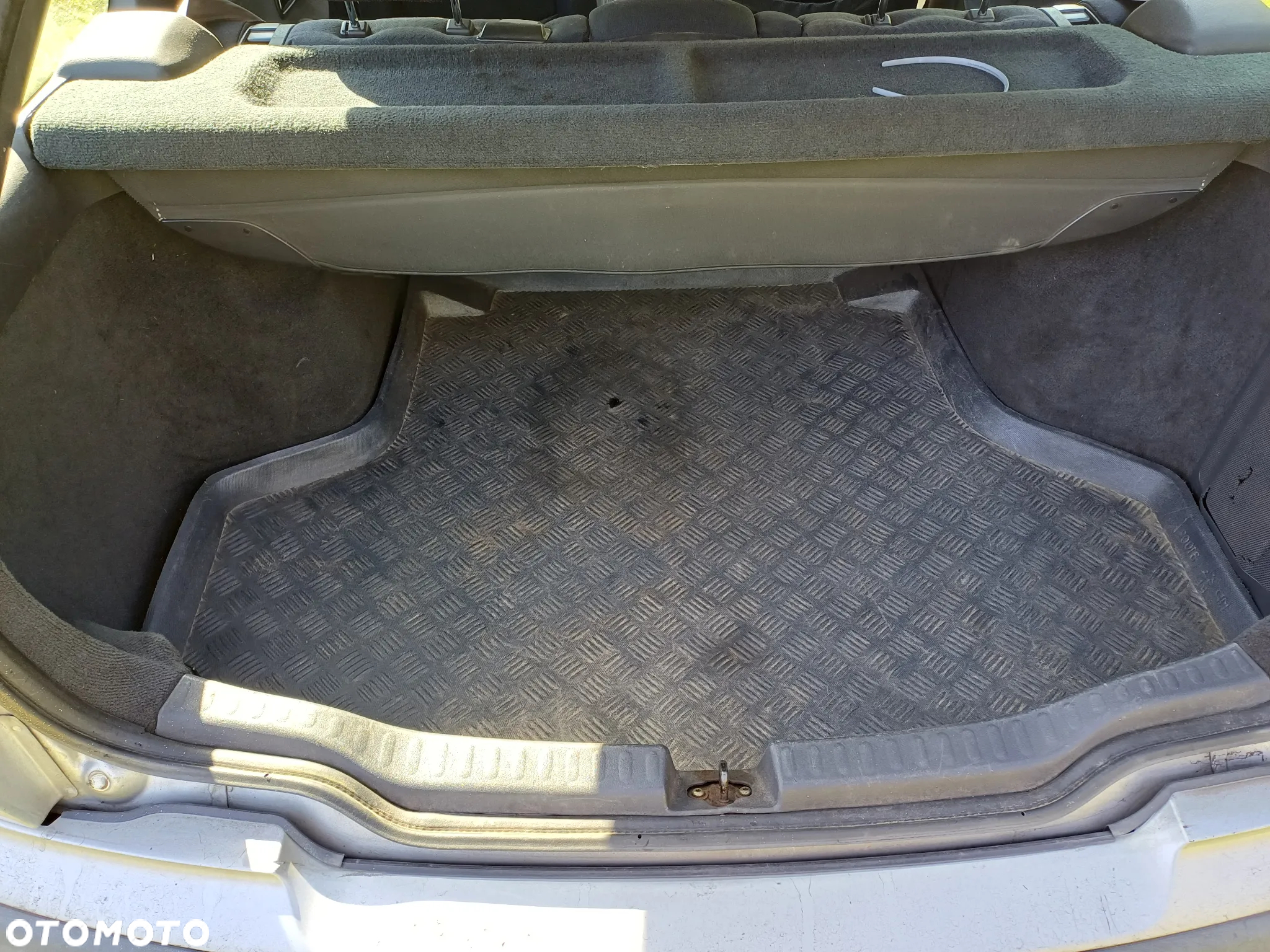 Volvo V40 1.9D - 15