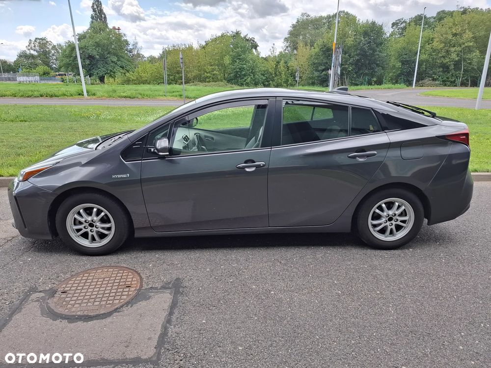 Toyota Prius Hybrid - 4