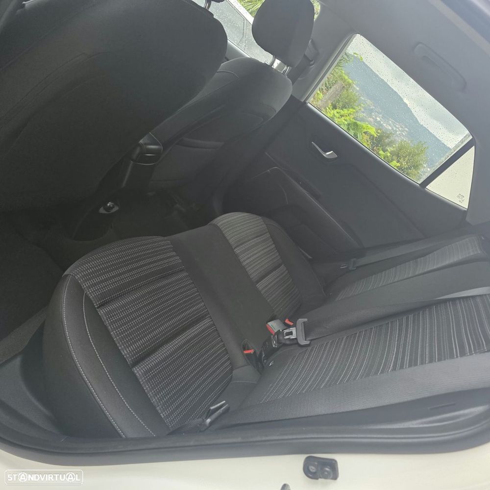 Kia Stonic - 33