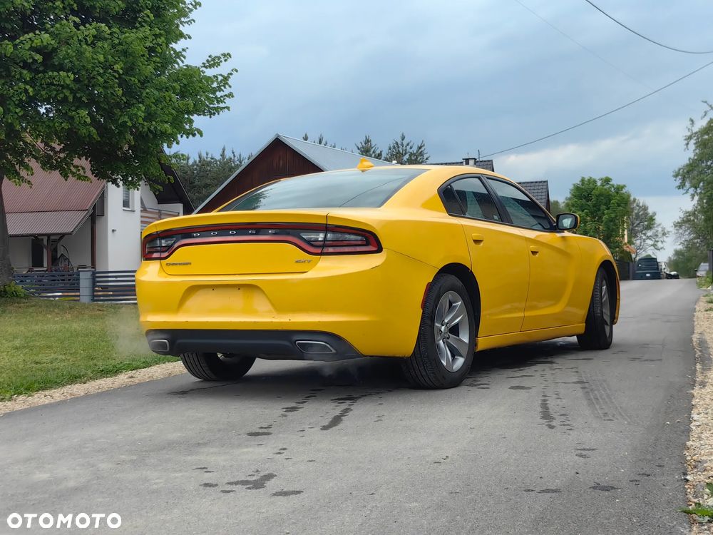 Dodge Charger - 4
