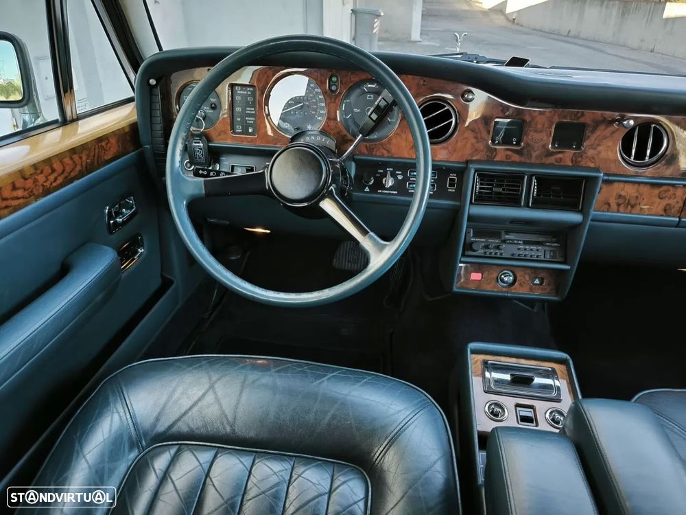 Rolls Royce Silver Spur - 19