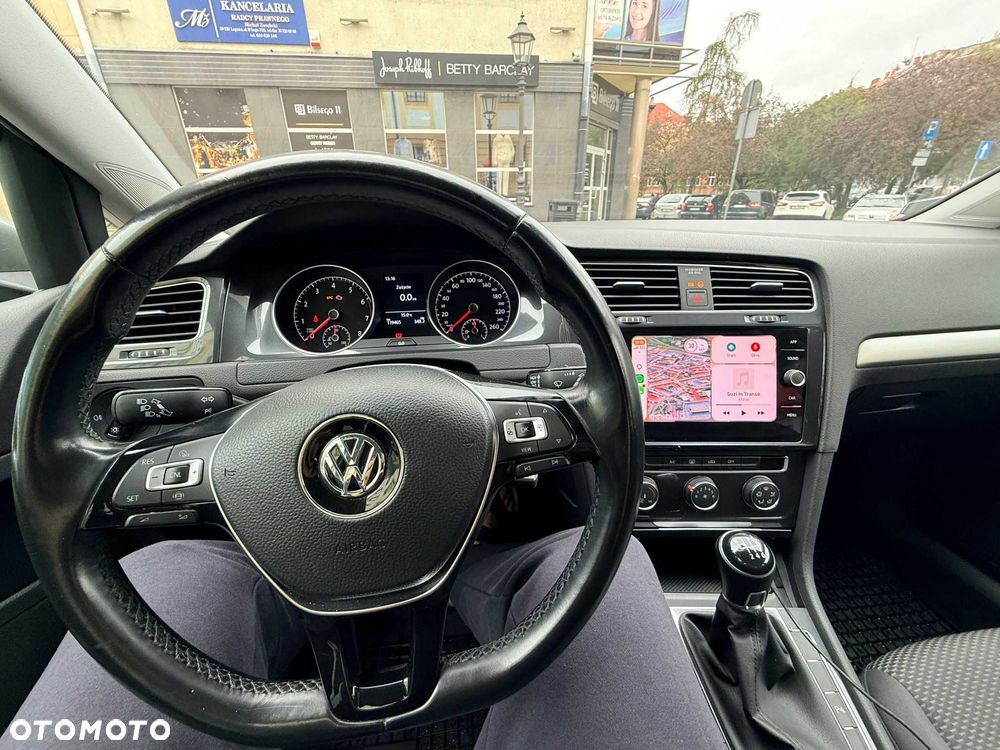Volkswagen Golf - 8