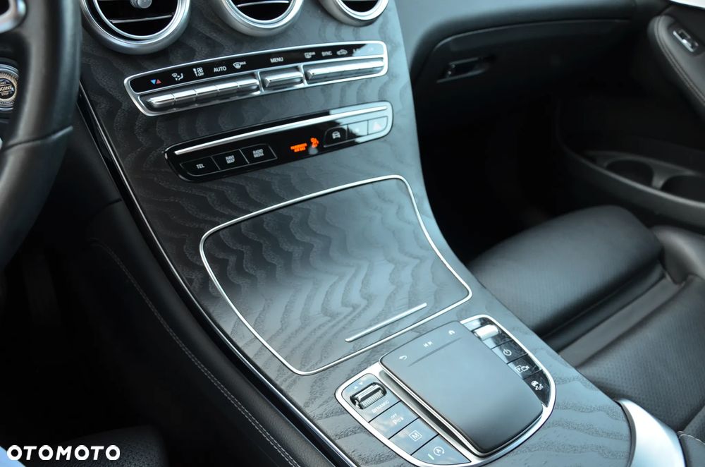 Mercedes-Benz GLC - 24