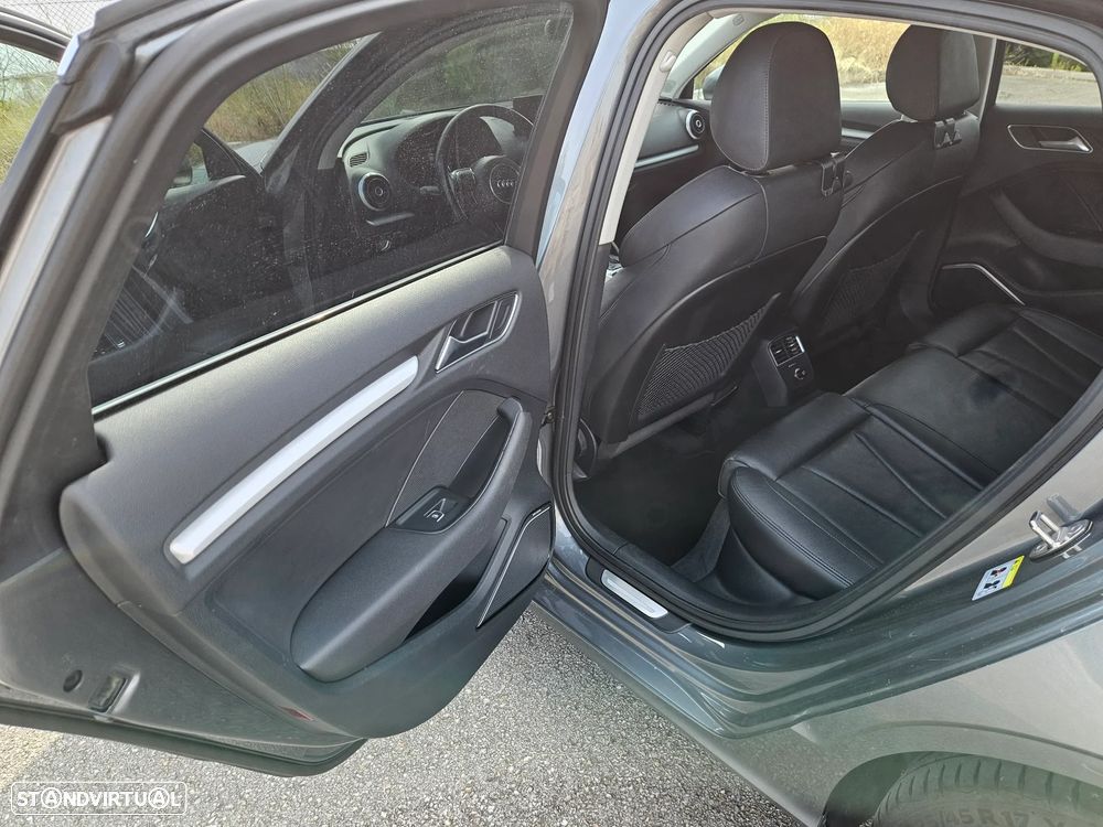 Audi A3 Limousine 1.6 TDI Limousine(clean diesel) S tronic S line Sport Pack - 11