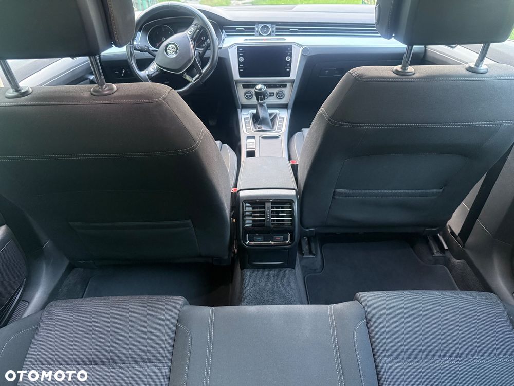 Volkswagen Passat 2.0 TDI BMT Comfortline - 11