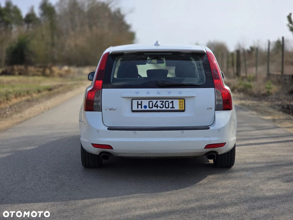 Volvo V50 D5 R-Design Momentum - 6
