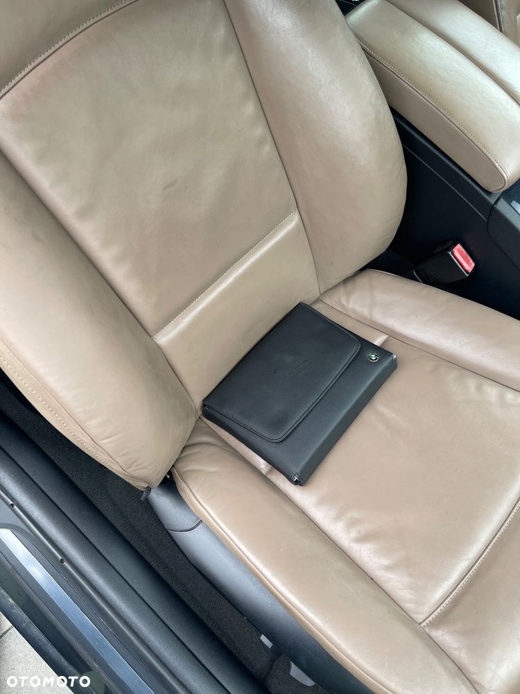 BMW Seria 3 325i M Sport Edition - 24