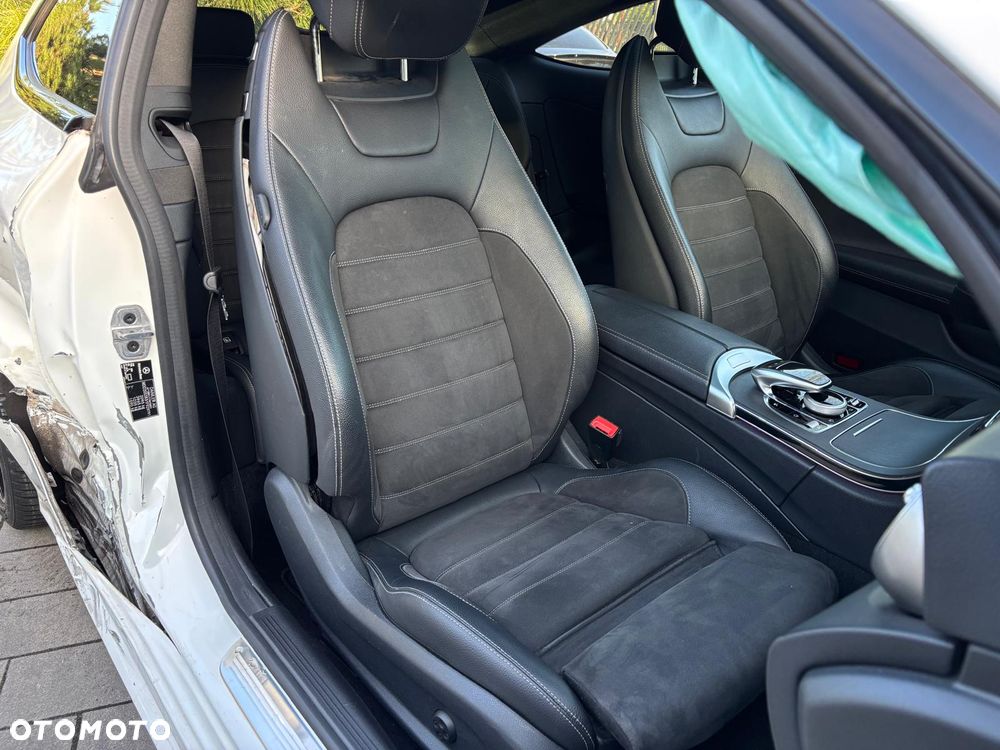 Mercedes-Benz Klasa C 300 9G-TRONIC AMG Line Plus - 27