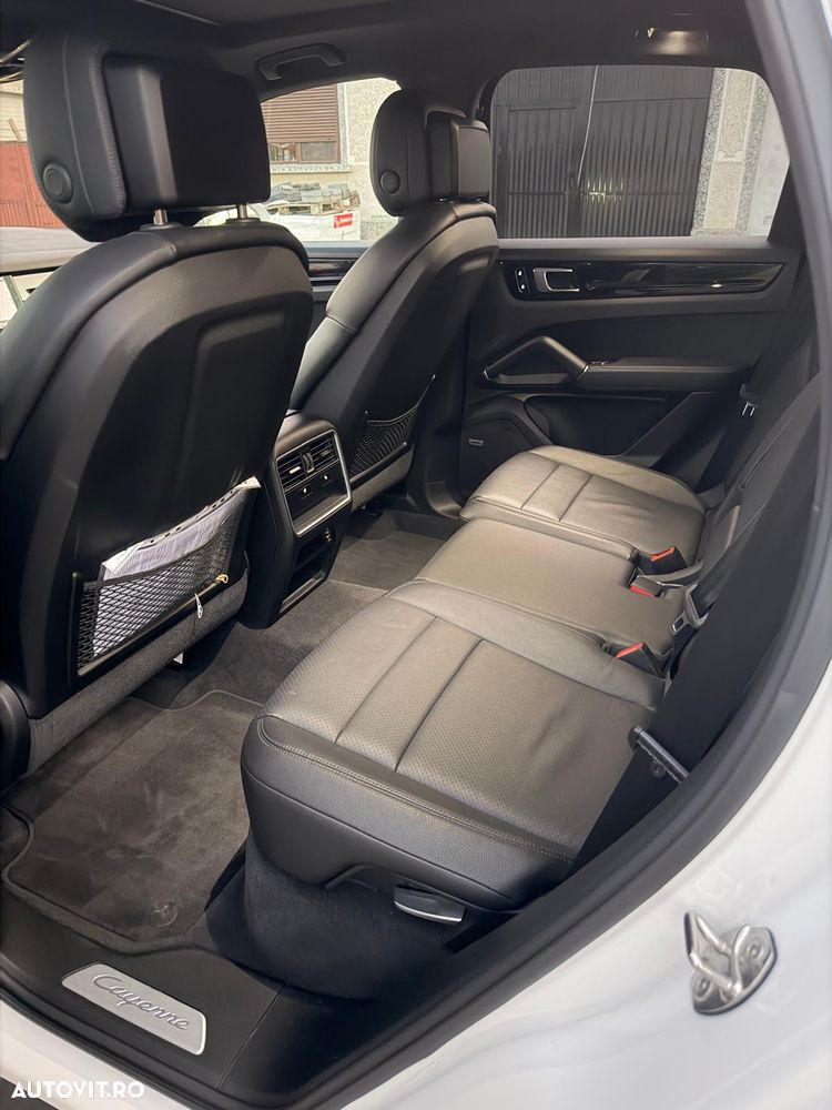 Porsche Cayenne Standard - 13