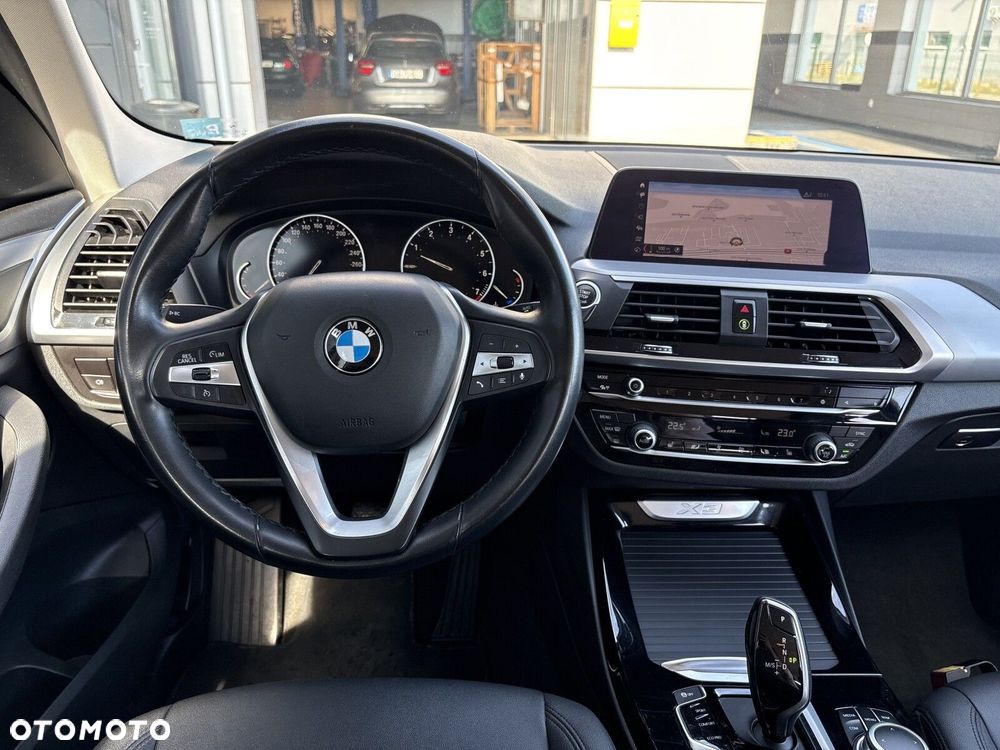 BMW X3 xDrive20i - 11