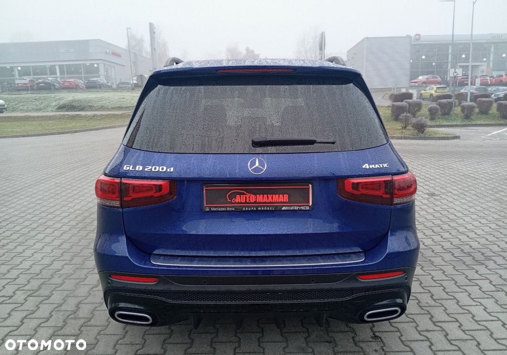 Mercedes-Benz GLB - 9