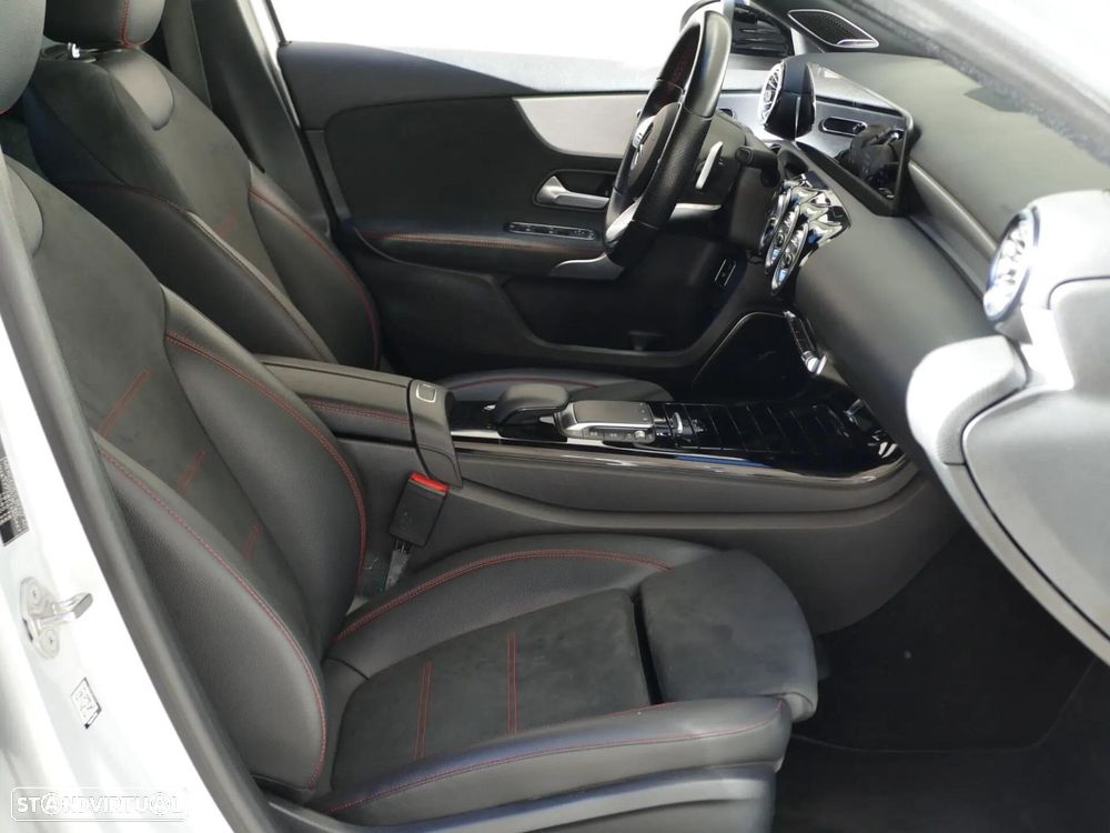 Mercedes-Benz A 200 Limousine AMG Line Aut. - 31