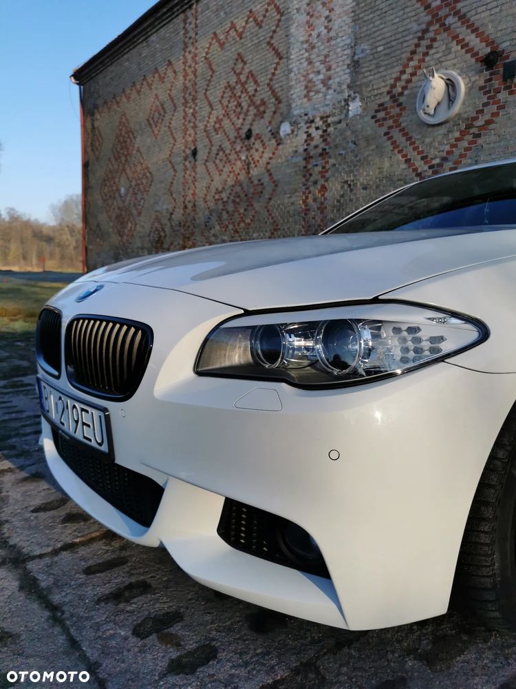 BMW Seria 5 525d xDrive - 15