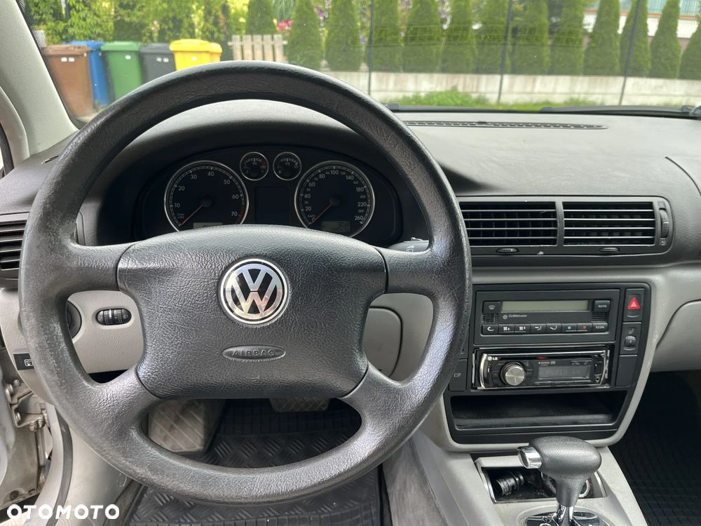 Volkswagen Passat 1.8T Comfortline Tiptr - 10