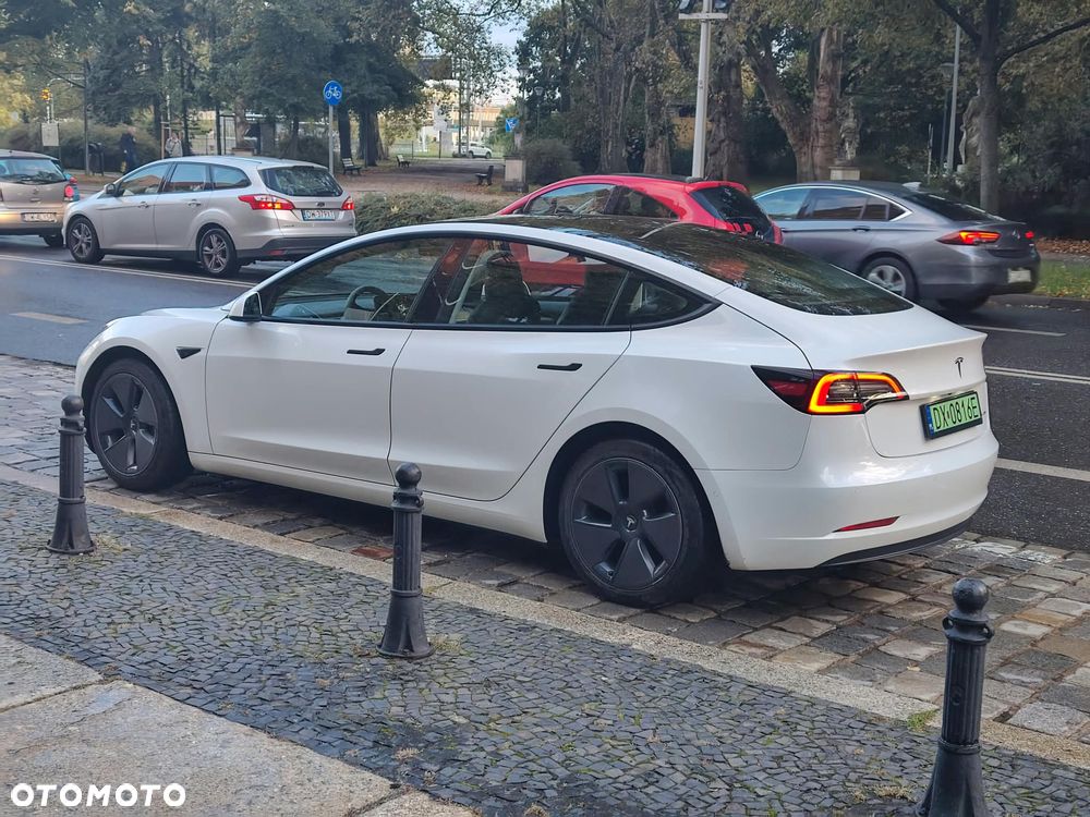 Tesla Model 3 - 5