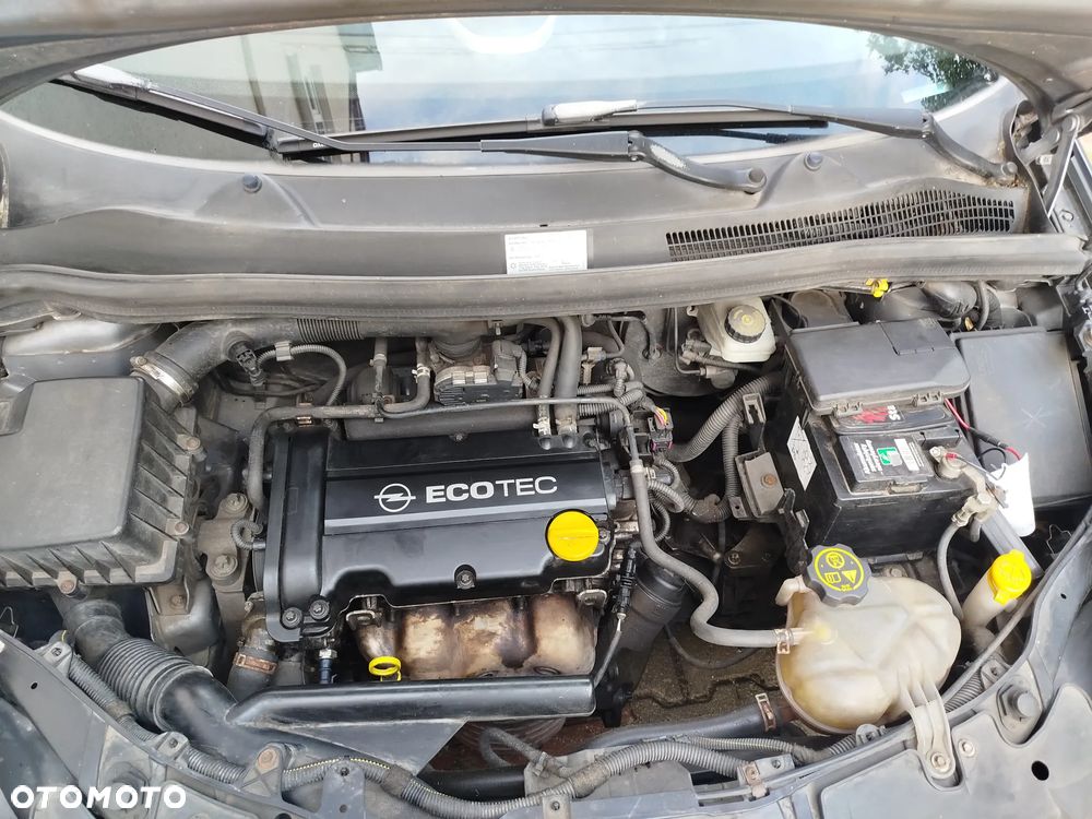 Opel Corsa 1.4 16V Enjoy - 5