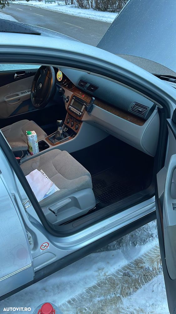 Volkswagen Passat 2.0 TDI DPF Highline - 9