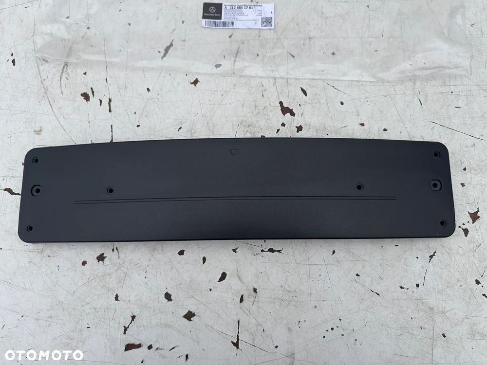 PODKLADKA POD TABLICE REJESTRACYJNA MERCEDES E W212 ORYGINAL NOWA 2128851781 - 2