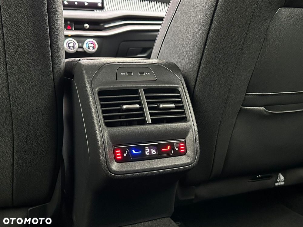 Skoda Superb 1.5 TSI L&K DSG - 34