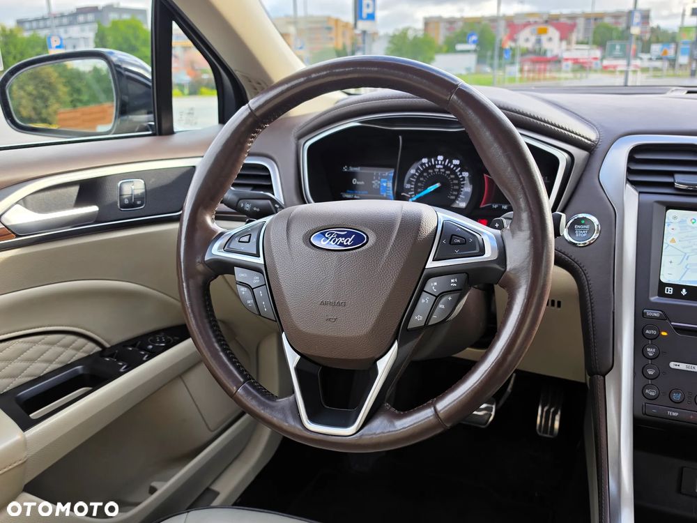 Ford Fusion - 17