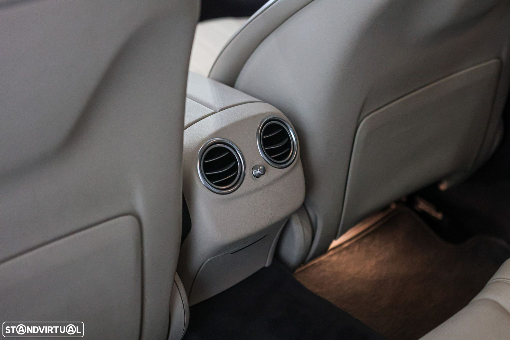 Mercedes-Benz E 300 de Exclusive Line 4Matic - 14
