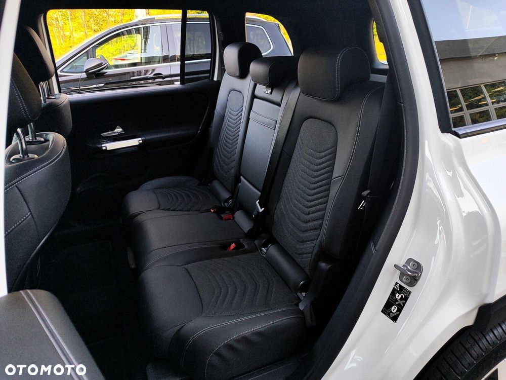 Mercedes-Benz GLB - 13