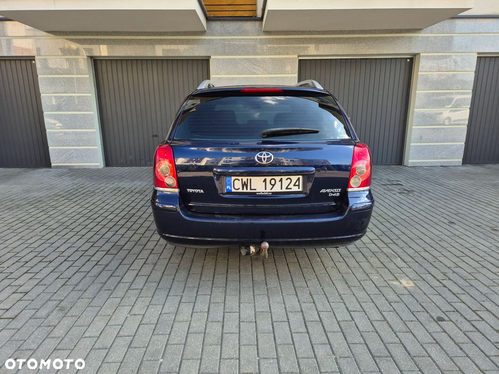 Toyota Avensis - 6
