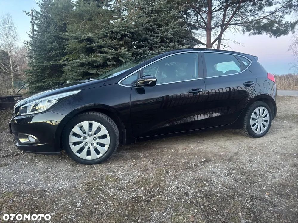 Kia Ceed 1.4 CVVT Dream Team Edition - 24