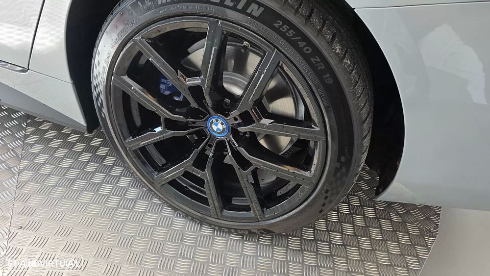 BMW i4 eDrive40 Pack Desportivo M - 35