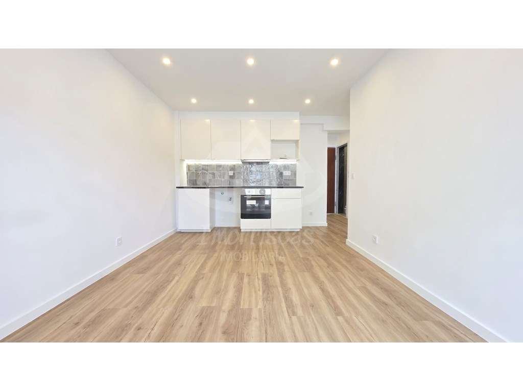 Arrendamento T3 Totalmente Renovado em Camarate | 75 m² | 3 Varandas - Grande imagem: 4/20