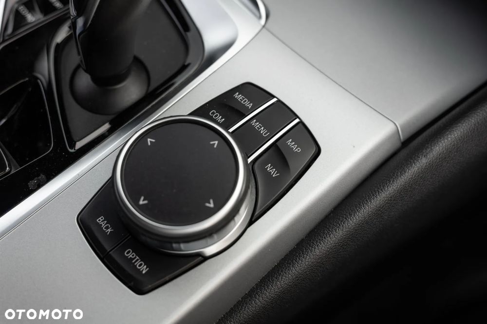 BMW Seria 5 520d xDrive Sport - 36