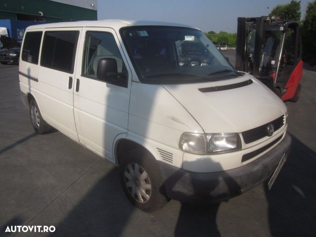 Dezmembrez VW Multivan T5 ,an 1998 , 2.5 TDI , tip motor ACV - 2