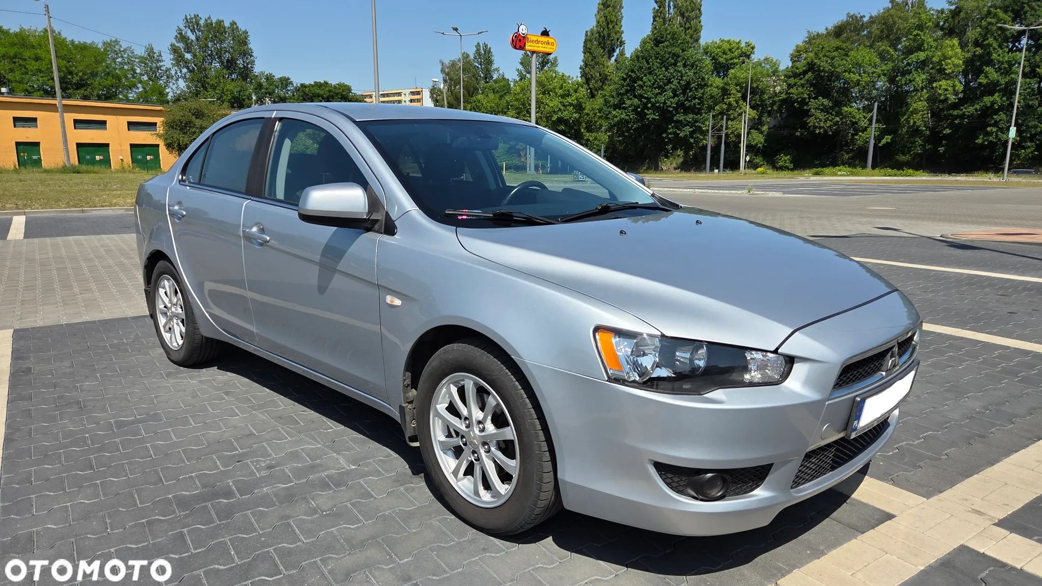 Mitsubishi Lancer 1.6 Inform - 1