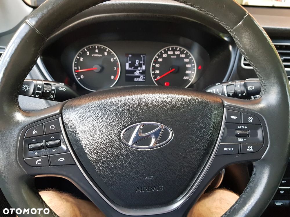Hyundai i20 1.2 YES Plus - 29