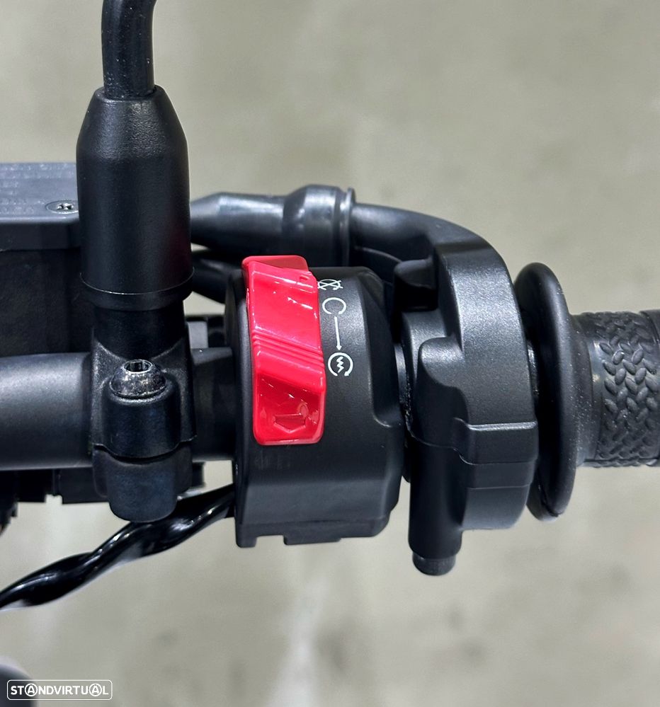 Yamaha XSR 125 Legacy - 11