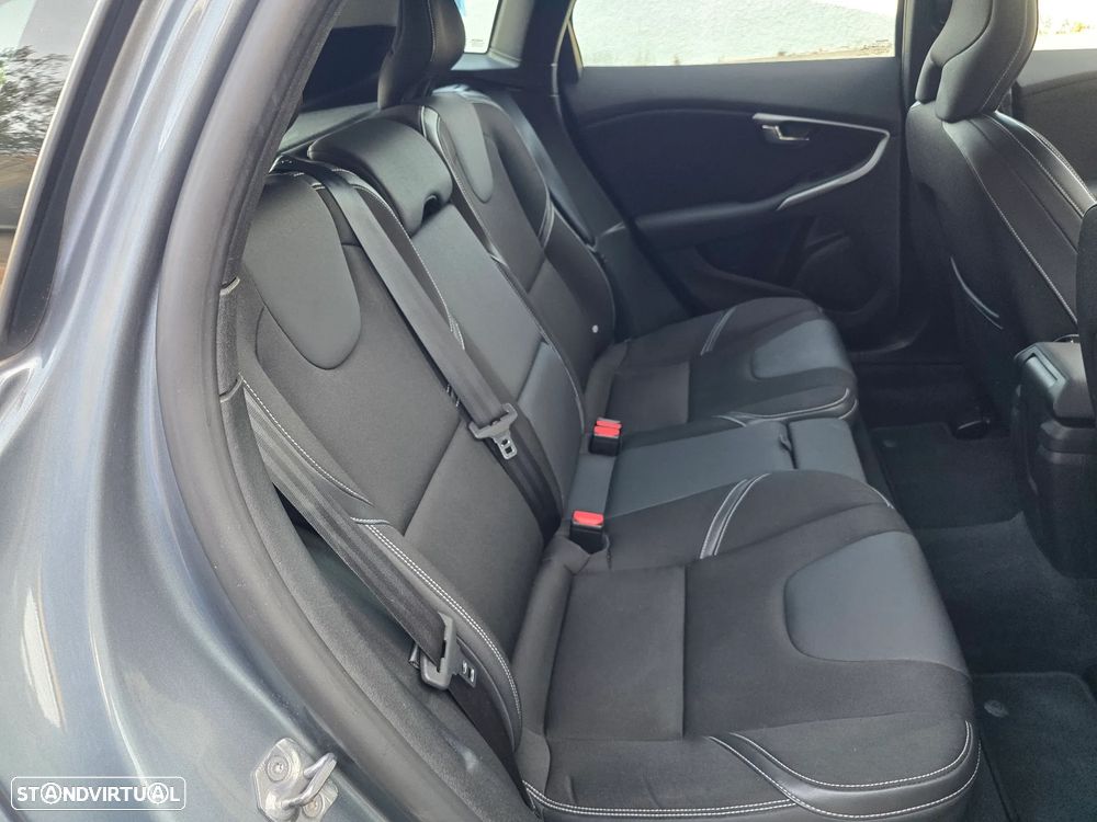 Volvo V40 2.0 D2 Momentum - 18