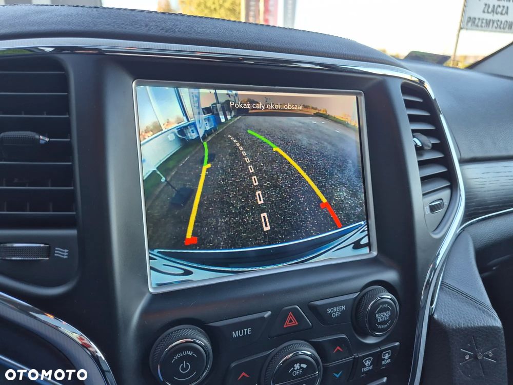Jeep Grand Cherokee - 25