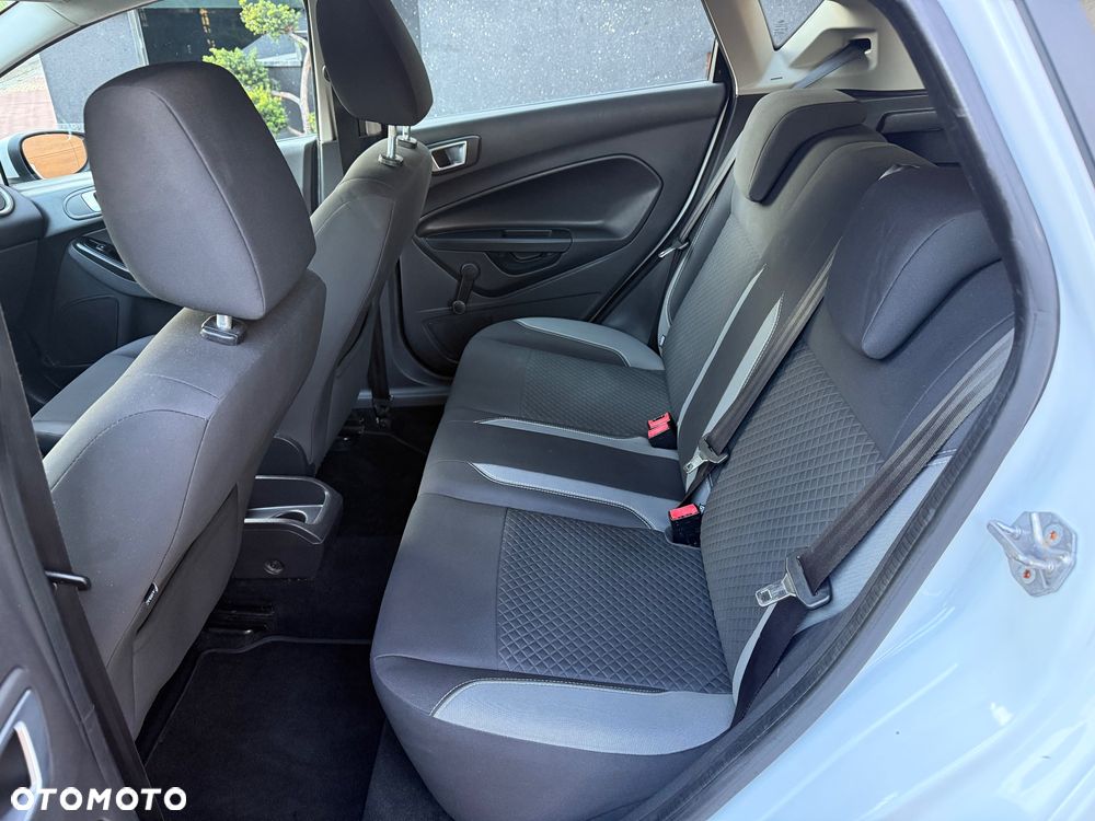 Ford Fiesta - 9