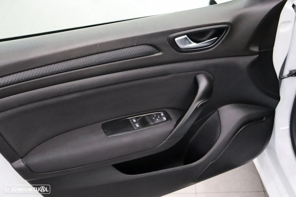 Renault MEGANE 4 - 6