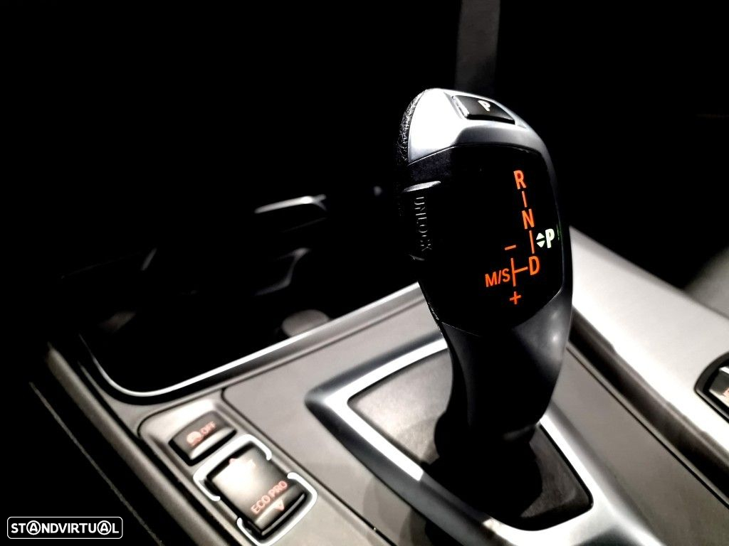 BMW 318 i Touring Pack M Auto - 47