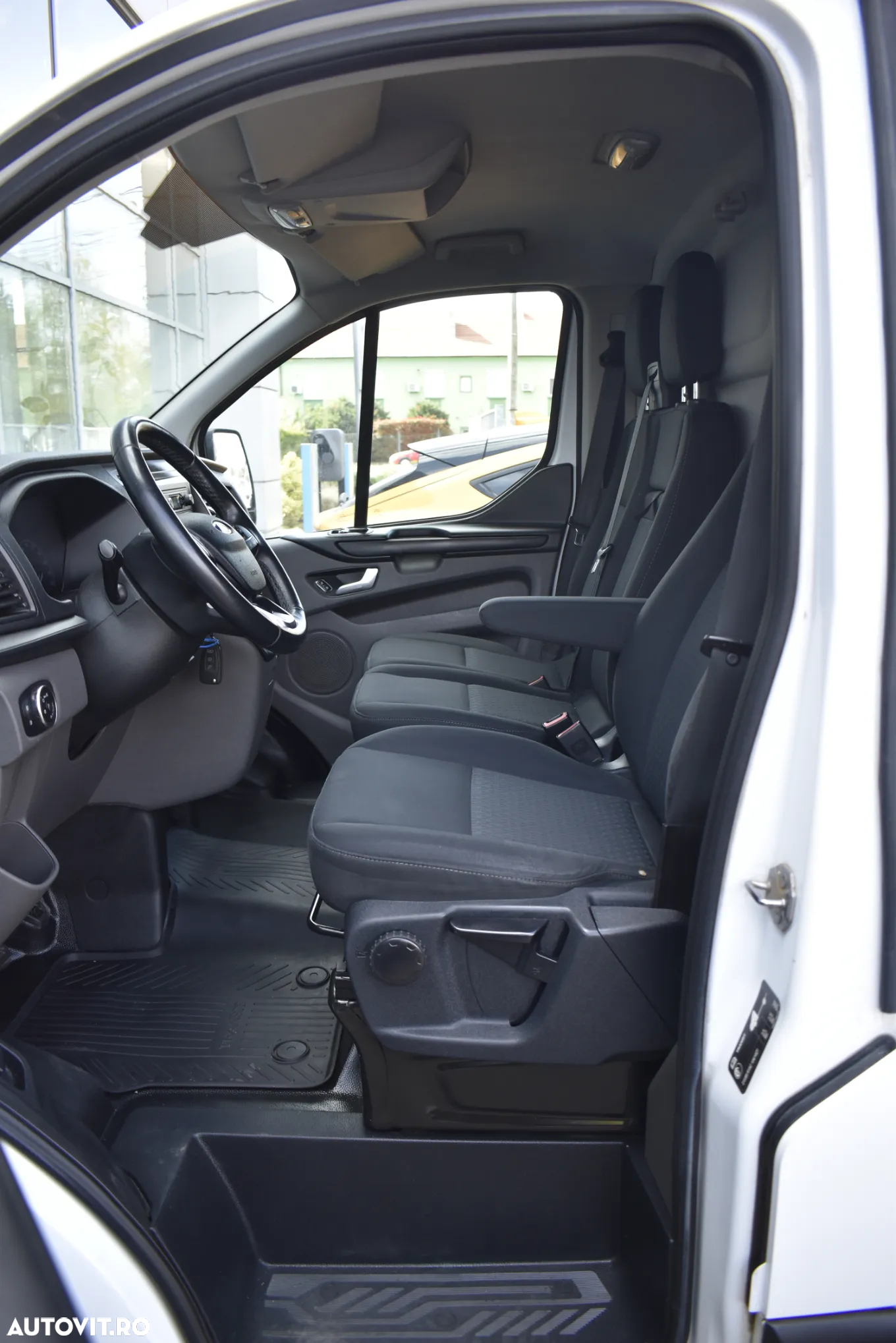 Ford Transit Custom 300 L2H1 Trend Furgon - 17