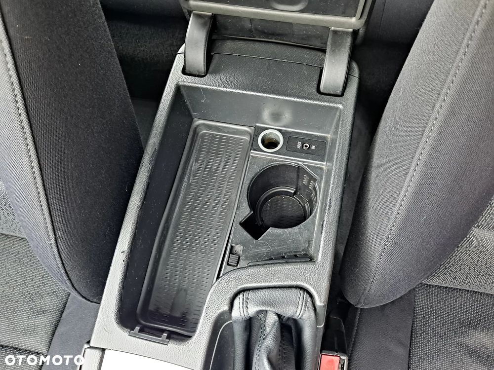 BMW Seria 3 318i - 22