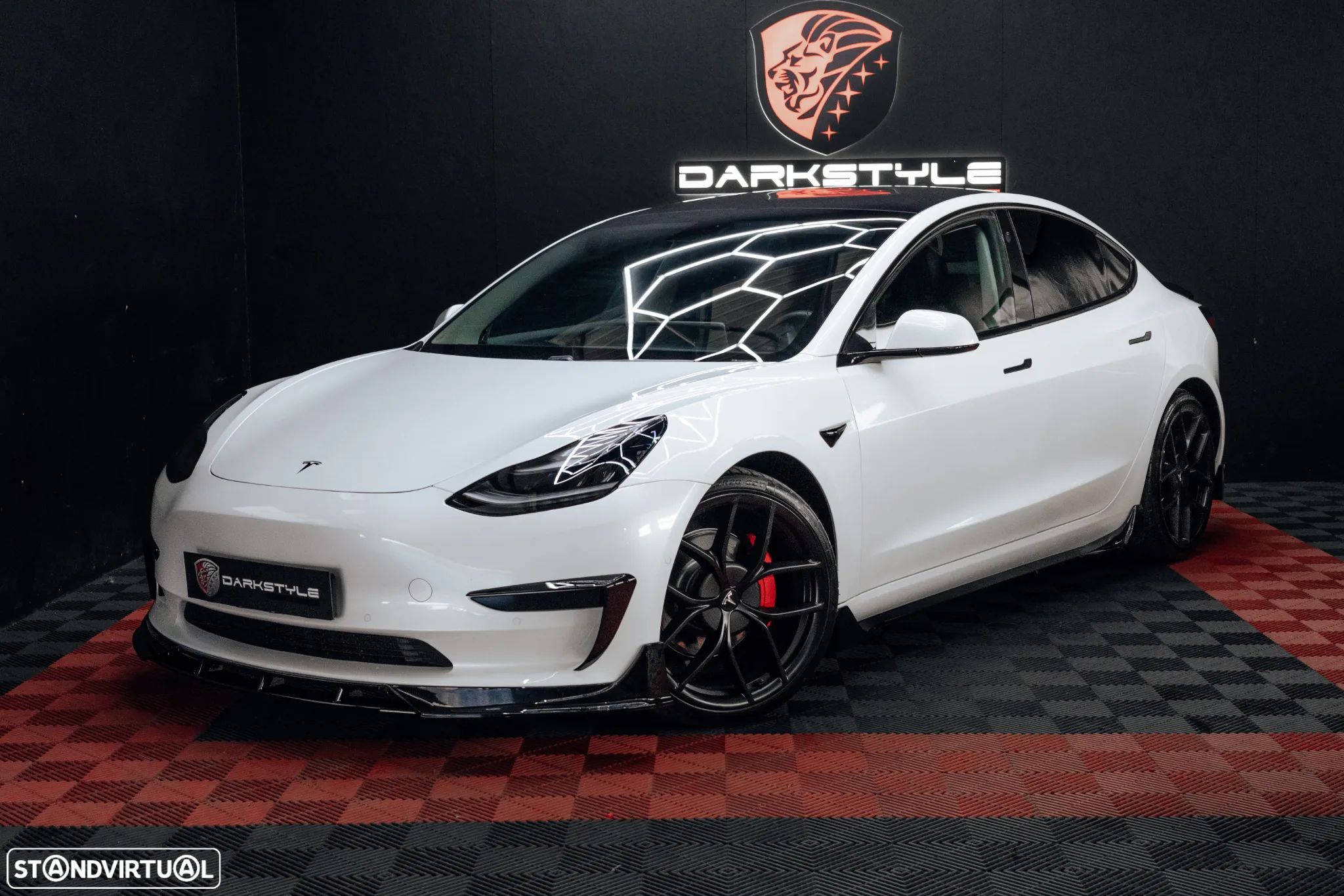 Tesla Model 3 Standard Range Plus RWD - 1
