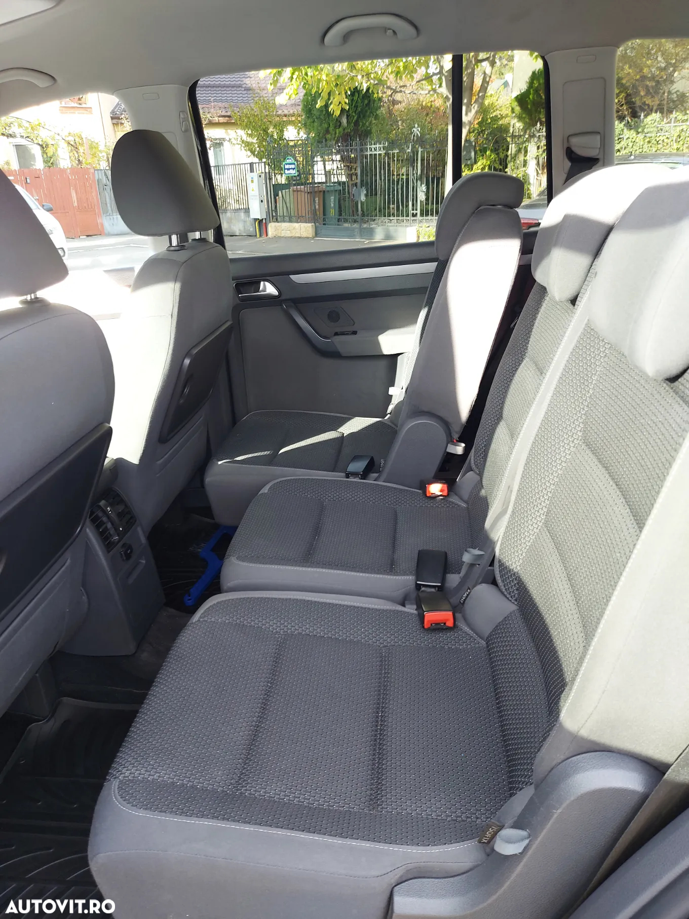 Volkswagen Touran 1.6 TDI DSG Comfortline - 11
