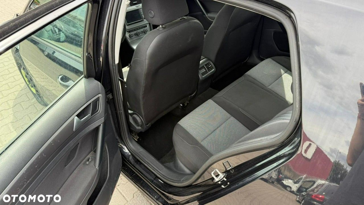 Volkswagen Golf - 11